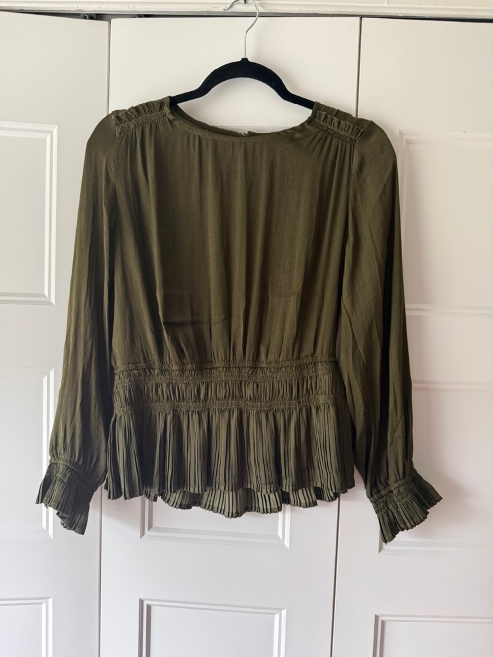 Tahari Pleated Blouse - SZ S - Picture 2 of 12